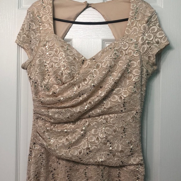 Dress - Picture 1 of 4